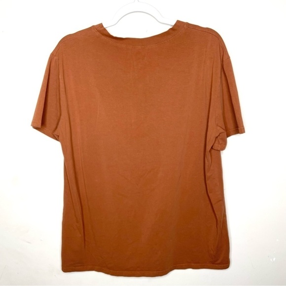 Hocus Pocus The Sanderson Squad Rust Graphic Shirt - Picture 2 of 9